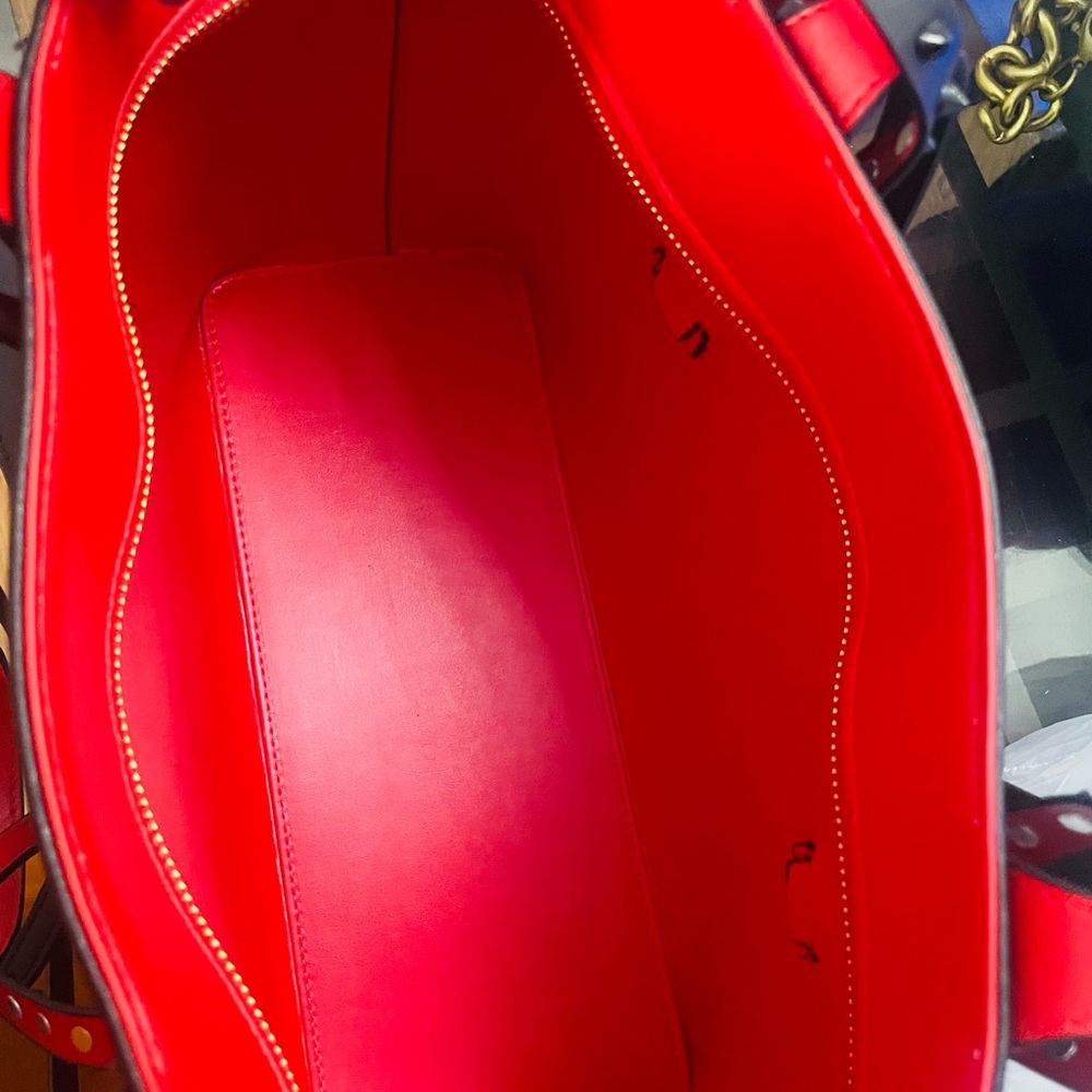 โฅ๏ธ๐Stylish Black and Red Women's Tote Bag - Picture 7 of 13
